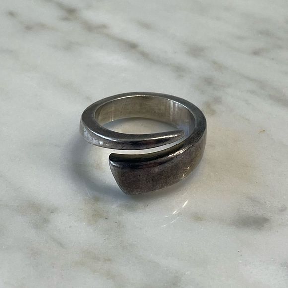 Jewelry - Sterling Silver Abstract Ring - 6
